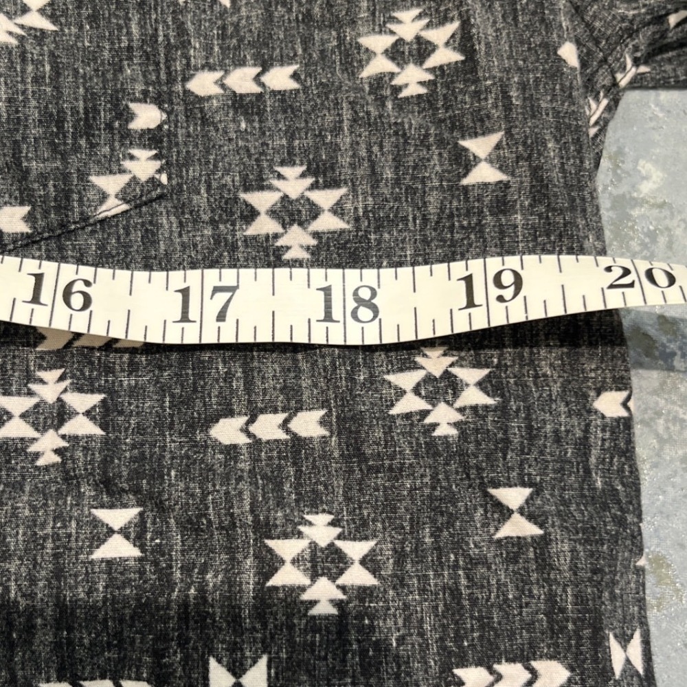 Shouthouse Mens Sz L Faded Black Aztec Geometric Print Cotton Button Down Shirt - Picture 5 of 7